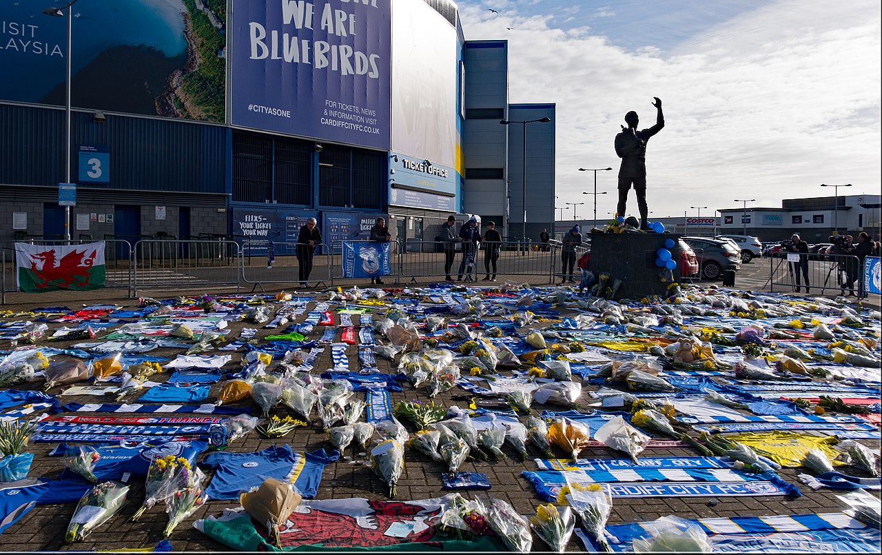 1280px-Tributes_at_the_Cardiff_City_Stadium_for_the_missing_Cardiff_City_(former_FC_Nantes ...